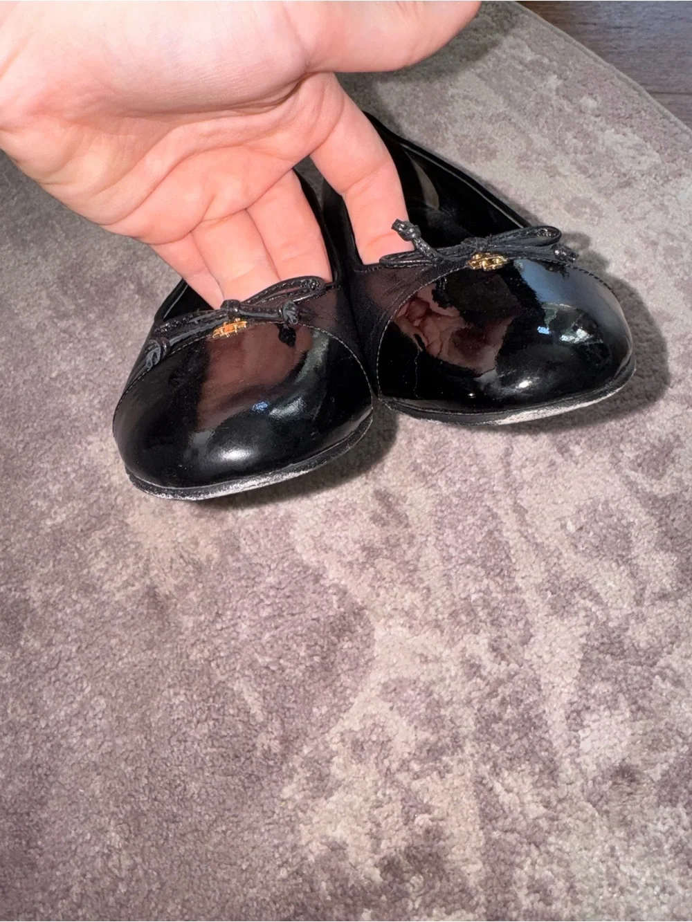 Tory Burch Women’s 8 45mm Cap-Toe Black Leather Pumps Shoes